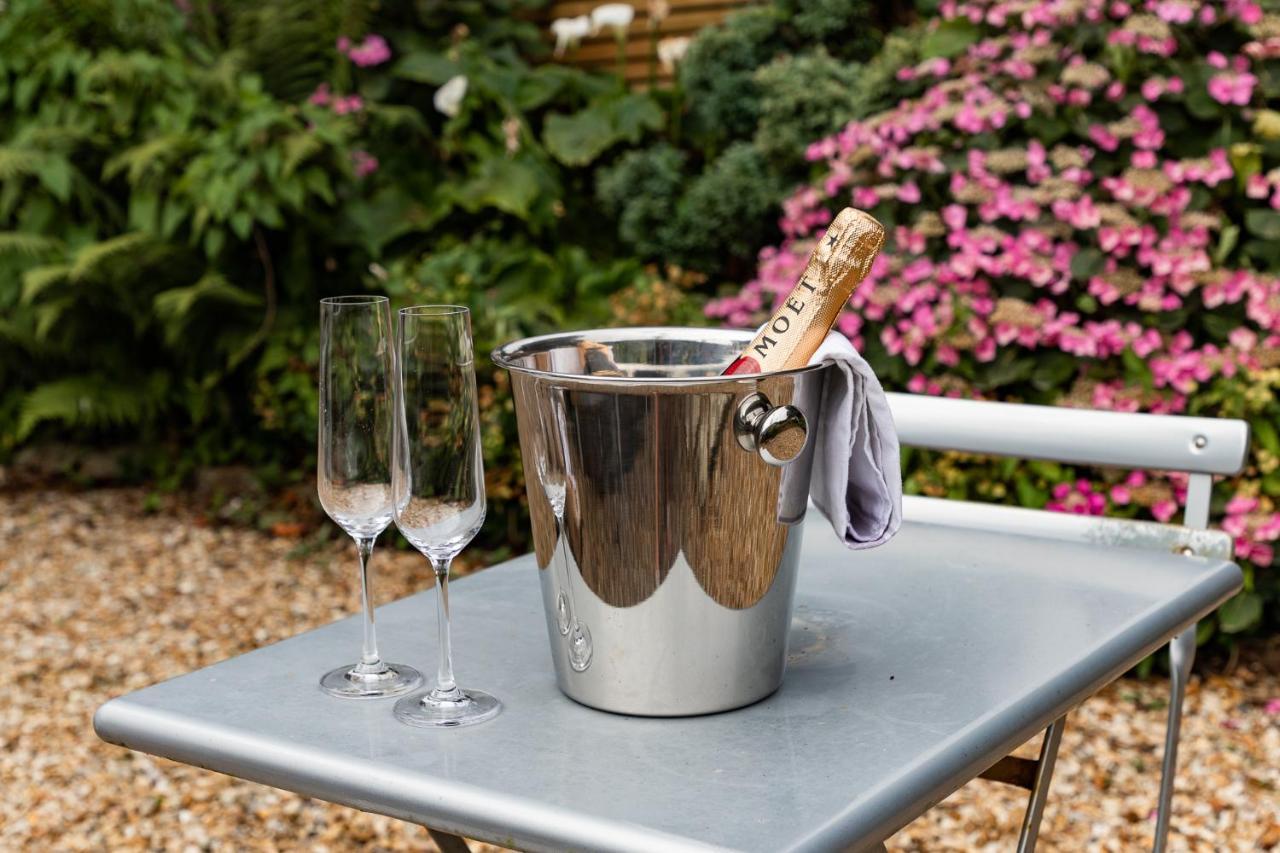 1 Chatsworth Riverscape Apartments - Riverview Apartment In Great Location With Free Parking Overlooking The Gannel Just A Short Walk From Newquays Incredible Beaches And Local Amenities New Quay Eksteriør billede
