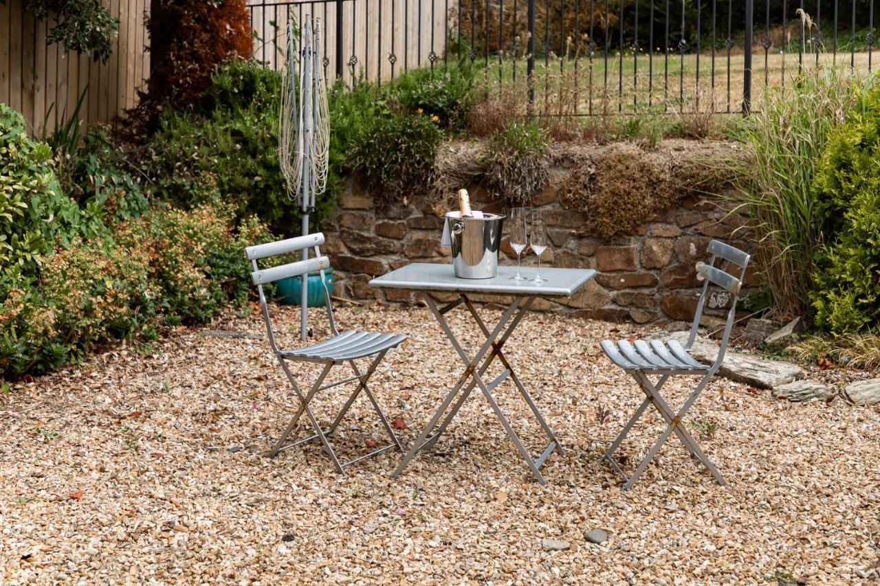 1 Chatsworth Riverscape Apartments - Riverview Apartment In Great Location With Free Parking Overlooking The Gannel Just A Short Walk From Newquays Incredible Beaches And Local Amenities New Quay Eksteriør billede