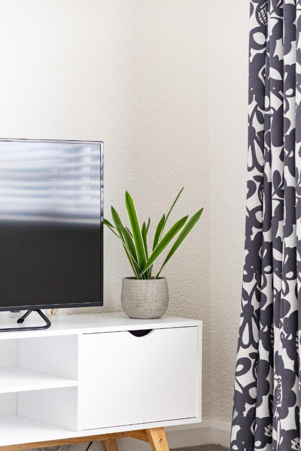 1 Chatsworth Riverscape Apartments - Riverview Apartment In Great Location With Free Parking Overlooking The Gannel Just A Short Walk From Newquays Incredible Beaches And Local Amenities New Quay Eksteriør billede