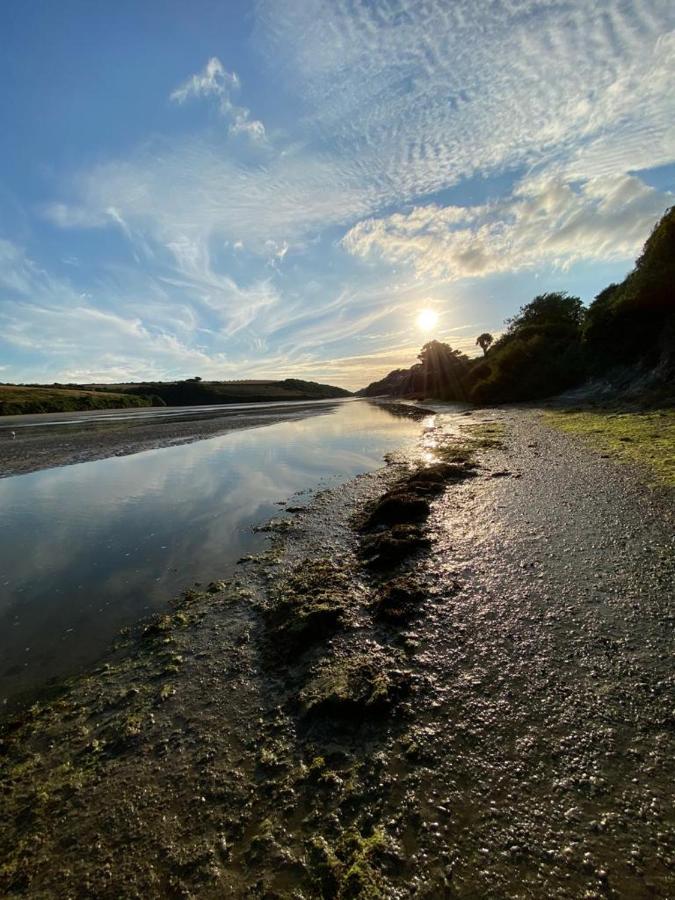 1 Chatsworth Riverscape Apartments - Riverview Apartment In Great Location With Free Parking Overlooking The Gannel Just A Short Walk From Newquays Incredible Beaches And Local Amenities New Quay Eksteriør billede