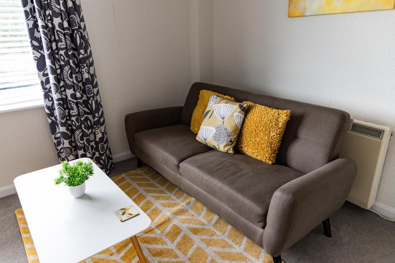 1 Chatsworth Riverscape Apartments - Riverview Apartment In Great Location With Free Parking Overlooking The Gannel Just A Short Walk From Newquays Incredible Beaches And Local Amenities New Quay Eksteriør billede