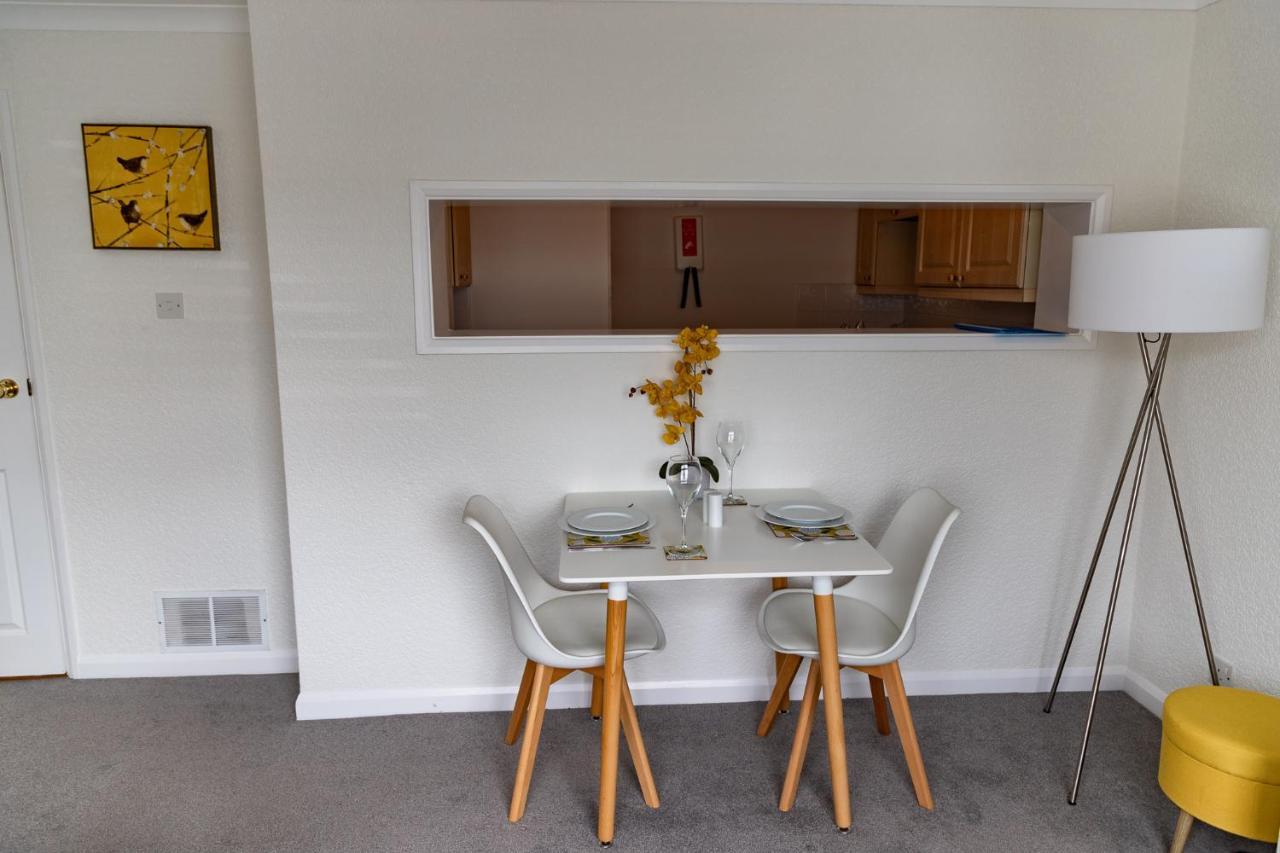 1 Chatsworth Riverscape Apartments - Riverview Apartment In Great Location With Free Parking Overlooking The Gannel Just A Short Walk From Newquays Incredible Beaches And Local Amenities New Quay Eksteriør billede