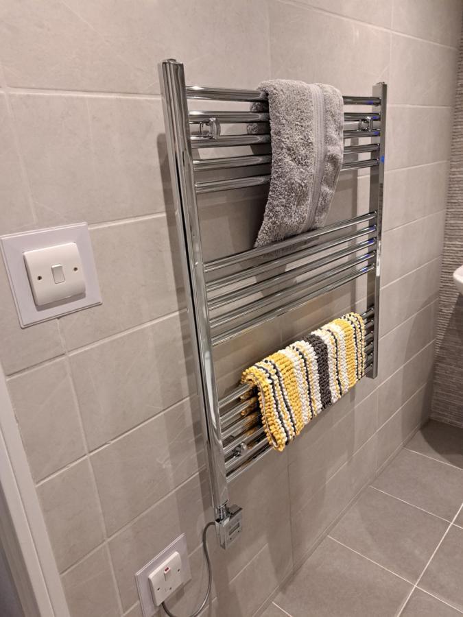 1 Chatsworth Riverscape Apartments - Riverview Apartment In Great Location With Free Parking Overlooking The Gannel Just A Short Walk From Newquays Incredible Beaches And Local Amenities New Quay Eksteriør billede